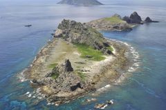 Čína cení zuby, k ostrovům posílá letadlovou loď
