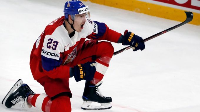 Bude mít český útočník Dmitrij Jaškin, rodák z Omsku, na hokejovém MS důvod k radosti i po utkání s Ruskem?