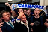 Leicester City vyhrál prestižní anglickou fotbalovou Premier League, přestože v jejím úvodu patřil k největším outsiderům. Podívejte se na galerii největších senzací ve sportu.
