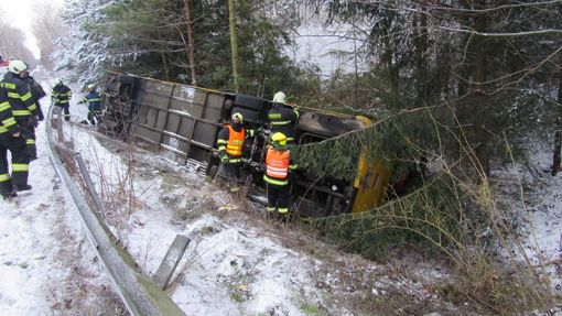 Dopravní nehoda autobusu v Třebechovicích pod Orebem.