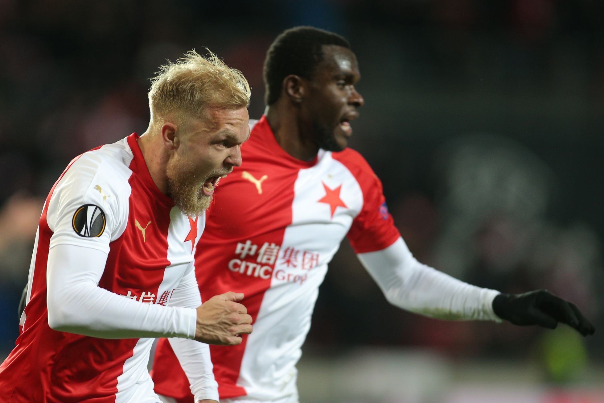 Mick van Buren slaví gól v odvetě osmifinále Evropské ligy Slavia Praha - FC Sevilla