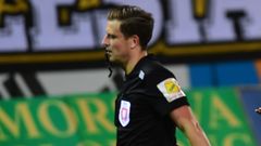 Hlavní rozhodčí Tomáš Klíma a Gigli Ndefe z Ostravy v zápase Olomouc  - Baník (2021-22)