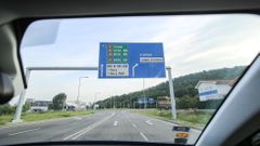 Chorvatsko II - cesta z Dubrovníku do Prahy po neplacených cestách; benzinové pumpy, jízda, silnice, dálnice