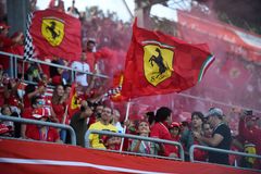 Ferrari v zajetí frustrační kompozice. Trudnou operetu má ukončit Leclerc