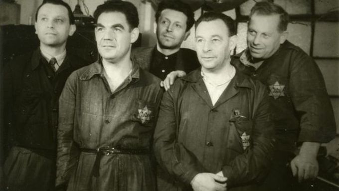 Neznámé tváře z holocaustu. Poznáte někoho? žádá Židovské muzeum
