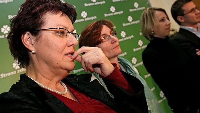 Ex-minystryně školství - Dana Kuchtová - přemýšlí nad komentářem ministra Martina Bursíka k průběhu jednání republikové rady Strany zelených.
