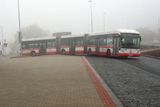 Dopravní podnik hledá větší autobus. Po polském Solarisu a německém Mercedesu testuje belgický Van Hool AGG 300.