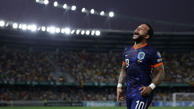 Memphis Depay slaví gól do sítě Litvy