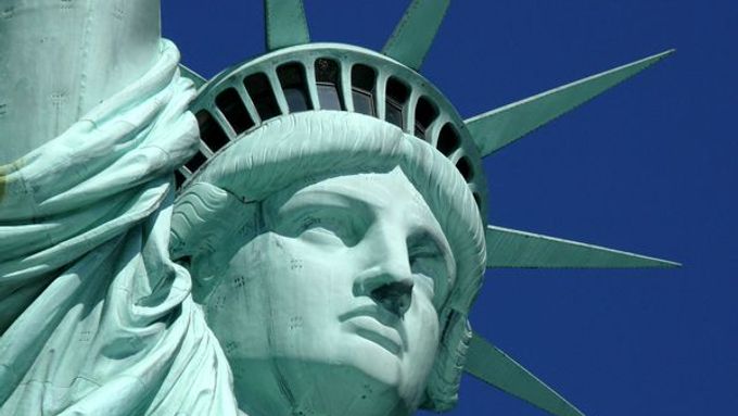 Americká Socha svobody v New Yorku měří 46 metrů.