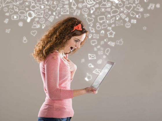 Slovníček dnešní mládeže Teenager - dívka - komunikace - chat - mluva