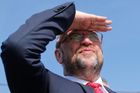 Schulz chce odstranit z Německa americké jaderné zbraně, pokud ve volbách porazí Merkelovou