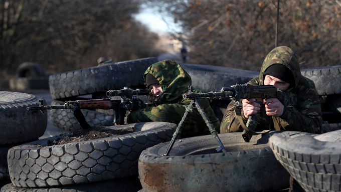 Proruští separatisté u obce Hrabove v Doněcké oblasti na východě Ukrajiny.
