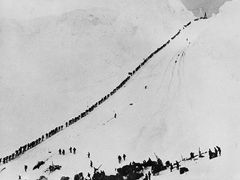 Chilkoot v roce 1896 - takhle vypadala zlatá horečka v době Jacka Londona.