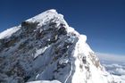 Letecký výlet k Mount Everestu nepřežilo 19 lidí