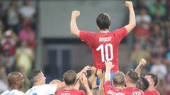 Za Rosickým bezmála devět tisíc kilometrů. Na rozlučku do Prahy dorazili i fanoušci z Asie