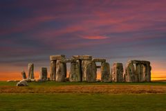 Vyškrtneme Stonehenge ze seznamu památek, hrozí Britům UNESCO. Může za to tunel