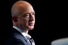 Šéf Amazonu Bezos za den zbohatl "o Kellnera". Připsal si rekordních 302 miliard
