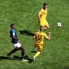 Paul Pogba dává gól na 2:1 v zápase Francie - Austrálie na MS 2018