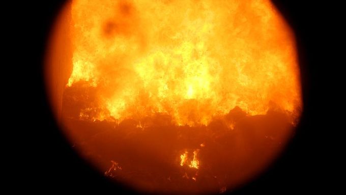 Firma Eco Clean Energy měla v Minsku stavět spalovnu za 30 milionů dolarů. Ilustrační foto - pohled do kotle spalovny v Malešicích.