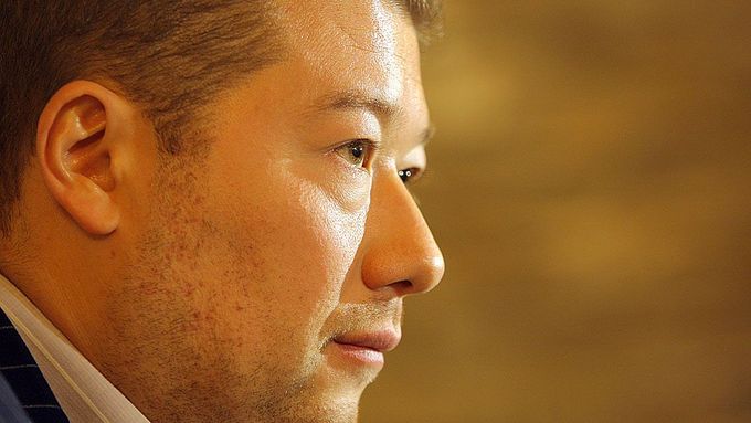 Senátor a podnikatel Tomio Okamura založí politické hnutí Úsvit přímé demokracie.