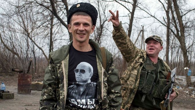 Podle Kyjeva na východě Ukrajiny operuje několik tisíc ruských vojáků.