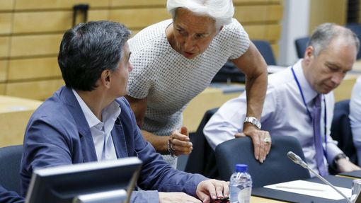 Nový řecký ministr financí Euclid Takalotos a šéfka Mezinárodního měnového fondu Christine Lagardeová na sobotním summitu v Bruselu.