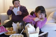 Nové varování: Třetina dětí v Evropě má problémy s váhou, přibývá nemocných
