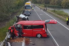 Prodloužený víkend v Česku na silnicích: Při nehodách zemřelo šest lidí, třicet bylo těžce zraněno