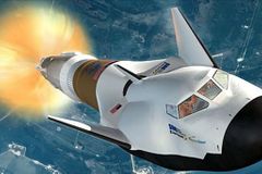 NASA testovala nástupce raketoplánu, zatím na lanech