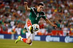 ŽIVĚ Mexiko vs. Kamerun 1:0, sudí okradli Mexiko o dva góly