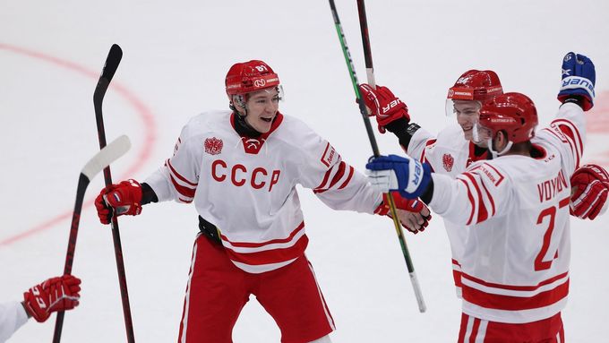 Ruští hokejisté odehráli v retro dresech z dob Sovětského svazu celý moskevský turnaj.