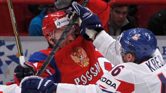 MS v hokeji 2012: Česko - Rusko (Krejčí, Denisov, střet)
