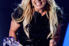 Prvním milionářem z Google+ je Britney Spears