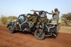 Na severu Mali zahynuli při výbuchu bomby tři vojáci