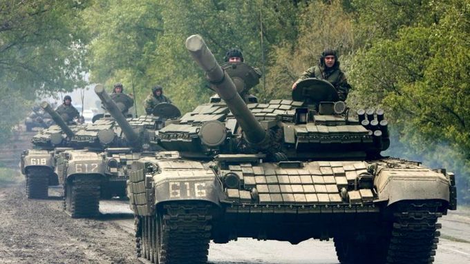 Gruzínské tanky míří na základnu Muchrovani