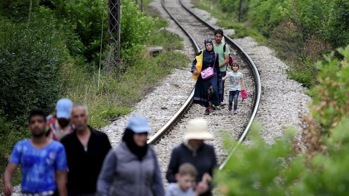 Uprchlíci často utíkají přes Makedonii po severojižním železničním koridoru.