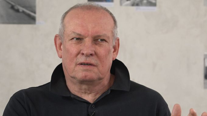 Uznávaný architekt Josef Pleskot na kávě s Jolanou.