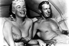 DiMaggio nesnášel pozlátko Hollywoodu, manželství s Monroe pohřbily její kalhotky