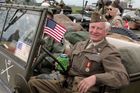 Konvoj amerických vojáků budou u Plzně vítat staré džípy