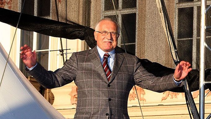Prezident Václav Klaus již znovu otevřeně aktivní straník.