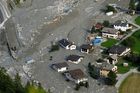 Nové skalní sesuvy zničily ve Švýcarsku další domy. Policie informace o mrtvých ani zraněných nemá