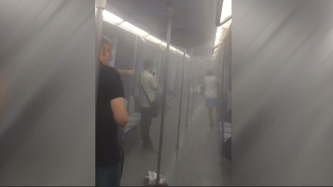 Kouř způsobil chaos v madridském metru. V jednom z vagonů explodovala baterie od notebooku