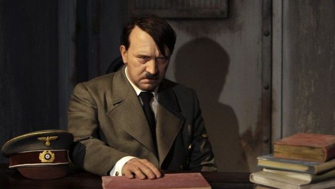 Vosková figurína Adolfa Hitlera.