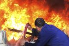 V syrském Damašku hoří po bojích mezinárodní letiště