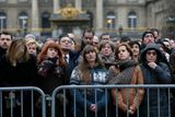 Na pařížské prefektuře proběhla tryzna za tři policisty, které v Paříži minulý týden zavraždili islamisté.