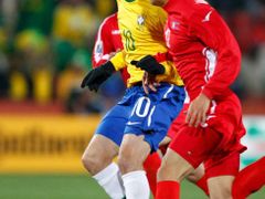 V prvním zápase Severokorejci podlehli Brazílii jen 1:2, s Portugalskem už to bylo mnohem horší. Ještě je ve skupině čeká poslední zápas s Pobřežím Slonoviny.