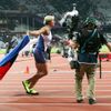 Barbora Špotáková oslavuje vítězství ve finále oštěpu na OH 2012