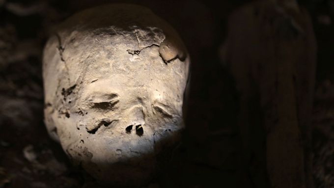 Archeologové se pochlubili nálezem mumií starých 3000 let. Mumii ženy kněze považují za zachovalou.