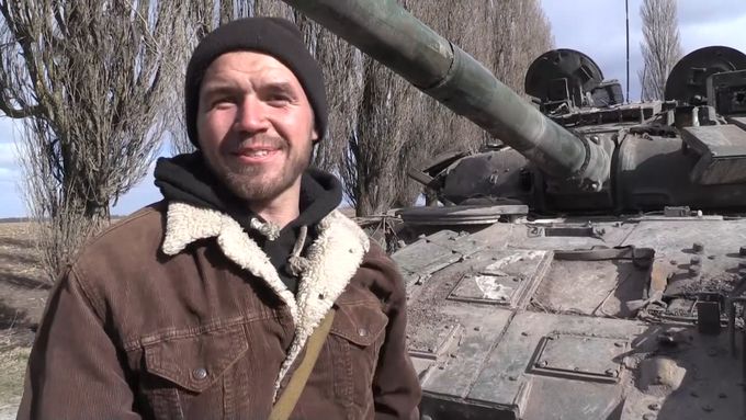 RFE - Ukrajinci dobyli zpět vesnici poblíž Kyjeva a zabrali tři tanky