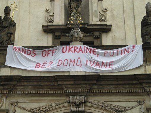 Ukrajina - Charkov - protest - transparent - Česko